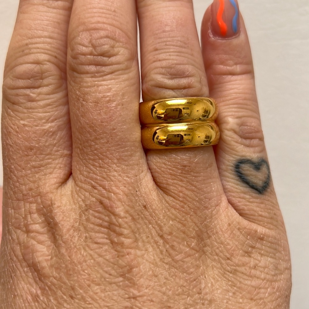 Double gold band ring